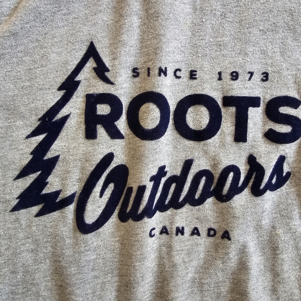 ROOTS size Medium hoodie